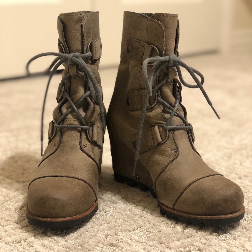 Sorel Joan of Arctic Wedge II Ash Brown